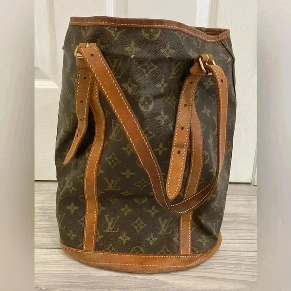 Vintage Authentic LOUIS VUITTON brown Monogram Bucket Pocket Book Bag LV - Picture 1 of 12